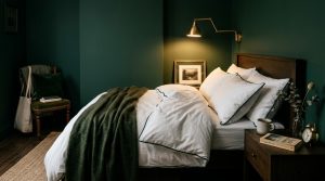 Chinoiserie Meets Equestrian Chic: A Masterclass In High Octane Materiality From Carson Kressley’s Suite – Visual 4