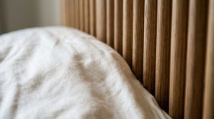 Living Ease: Reversible Tech And Ergonomic Fluidity In Modern Cool Comforter Sets – Visual 7