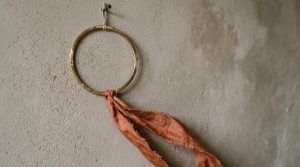 The Ergonomic Interior: Scaling Wreath Decor For Functional Living And Compact Spaces – Visual 2
