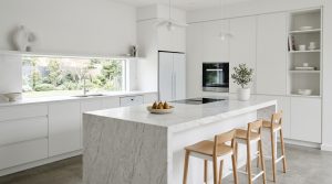 The Museum Effect: Mastering Architectural Proportions And Sculptural Voids In All White Minimalist Homes – Visual 3