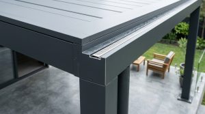 The Vertical Horizon: Architectural Patio Covers That Expand Small Balcony Volumes – Visual 17