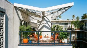 The Vertical Horizon: Architectural Patio Covers That Expand Small Balcony Volumes – Visual 19