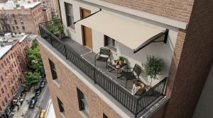 The Vertical Horizon: Architectural Patio Covers That Expand Small Balcony Volumes – Visual 2