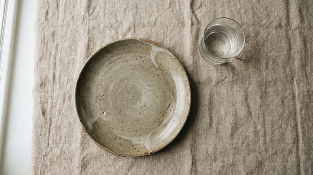 Ceramic Plate Set Choices For Everyday Mindful Tablescapes