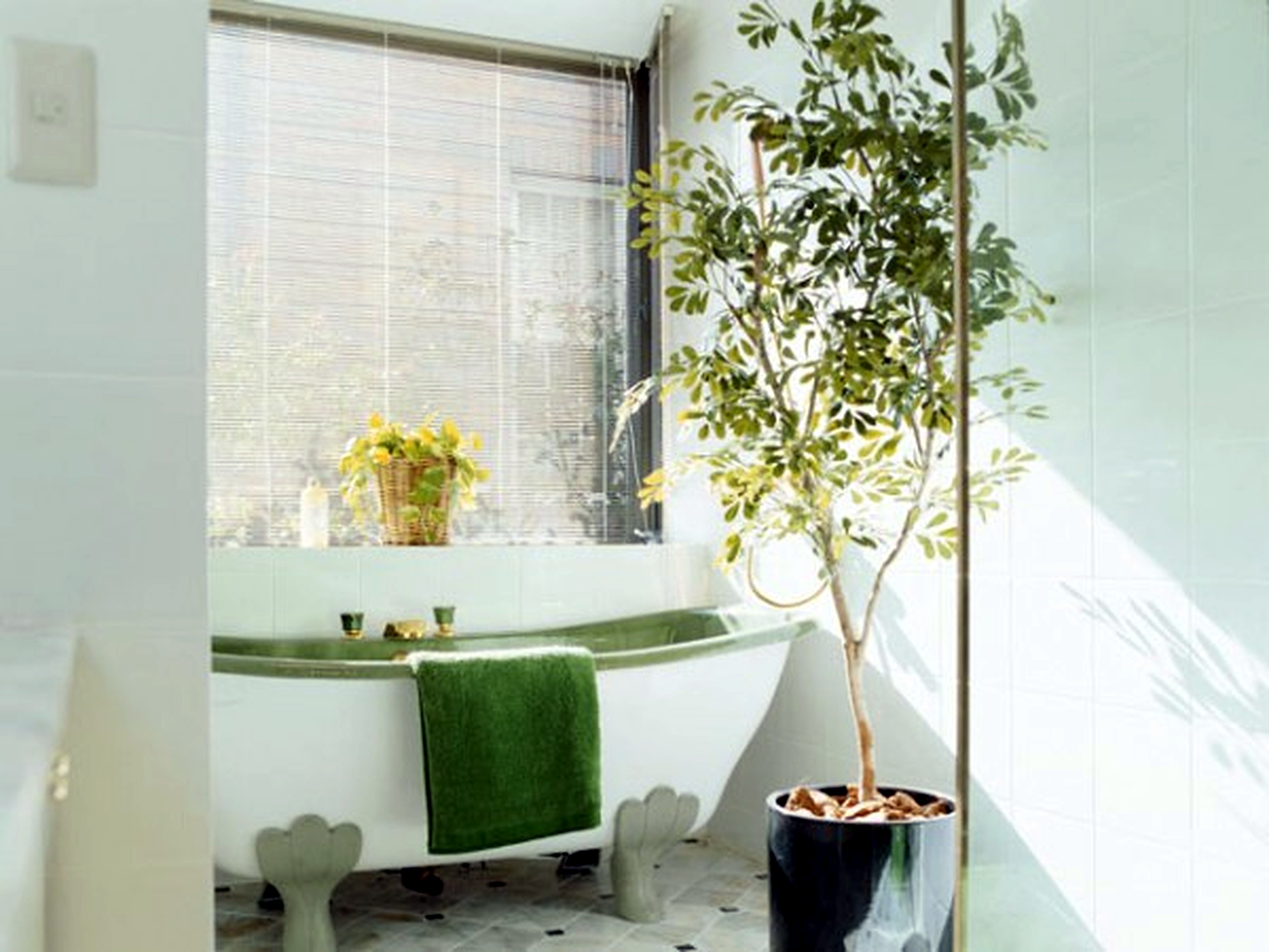 Amazing Up To Date Bathroom Remodeling Design Idea: 3 2bay Livingroom 069