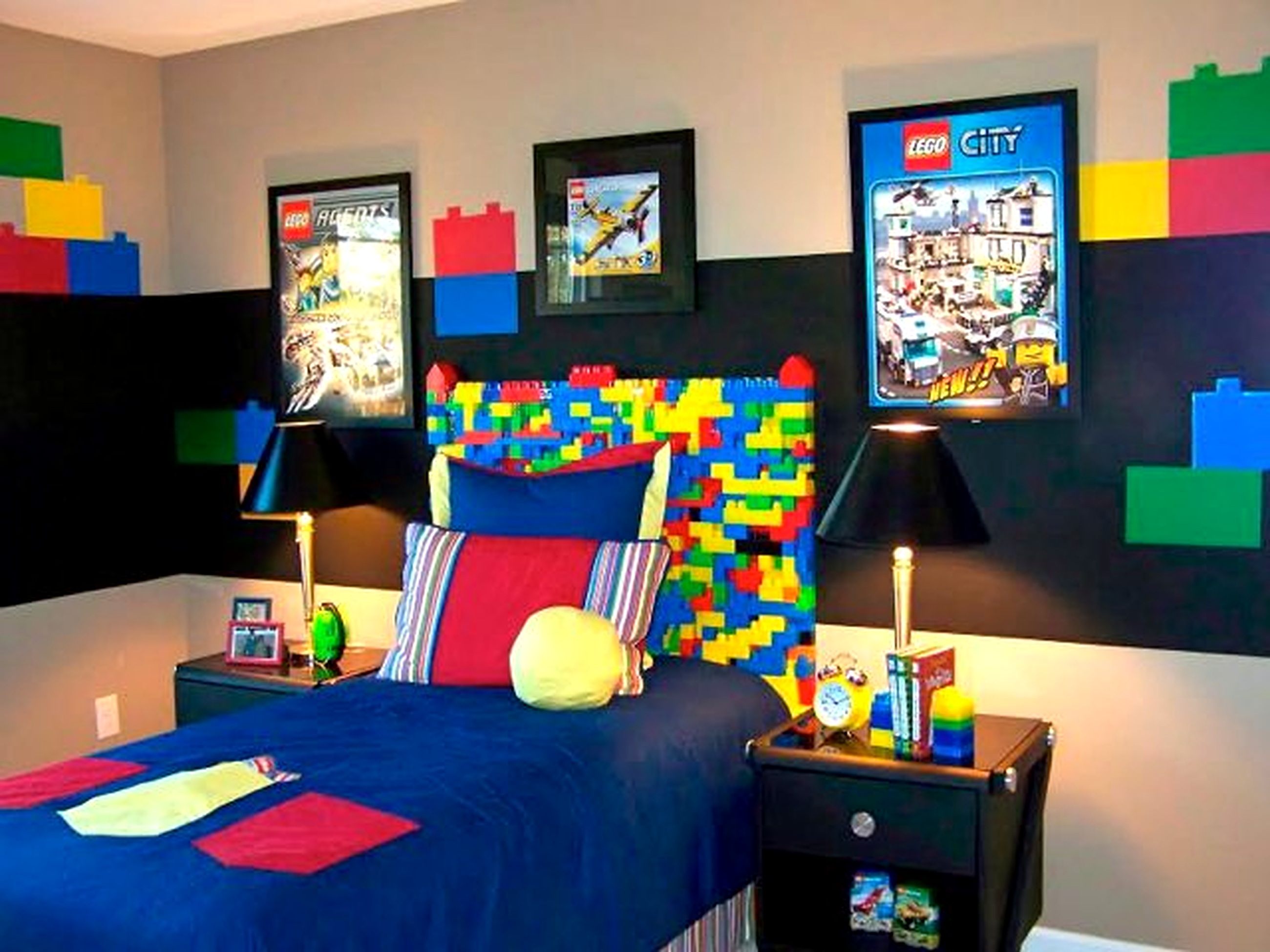 Educative indoor playground room with colorful lego: Anitas Pix 458