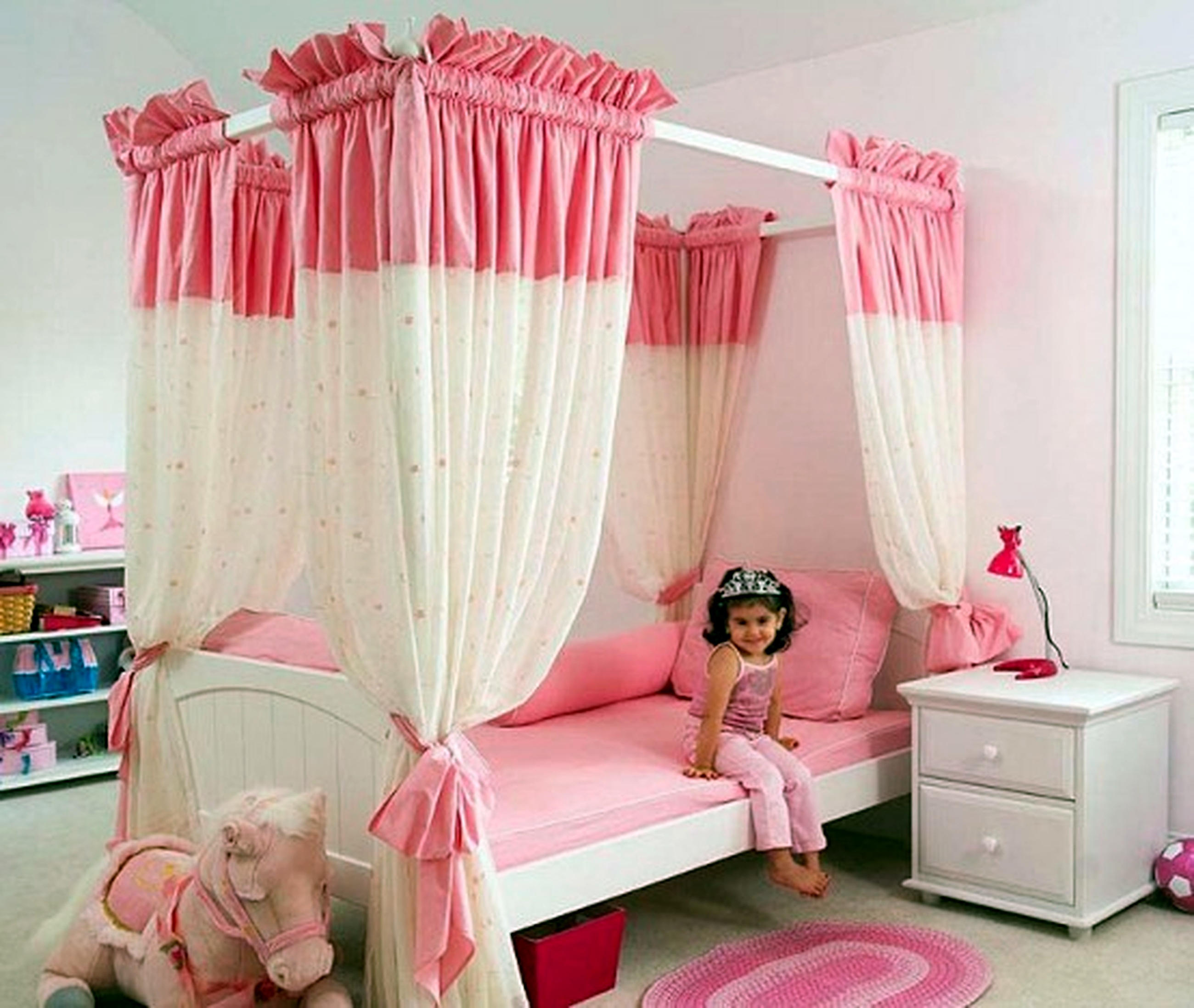 Feminine and gentle pink teenager’s bedroom design ideas Pink Ballerina's Bedroom Design Idea