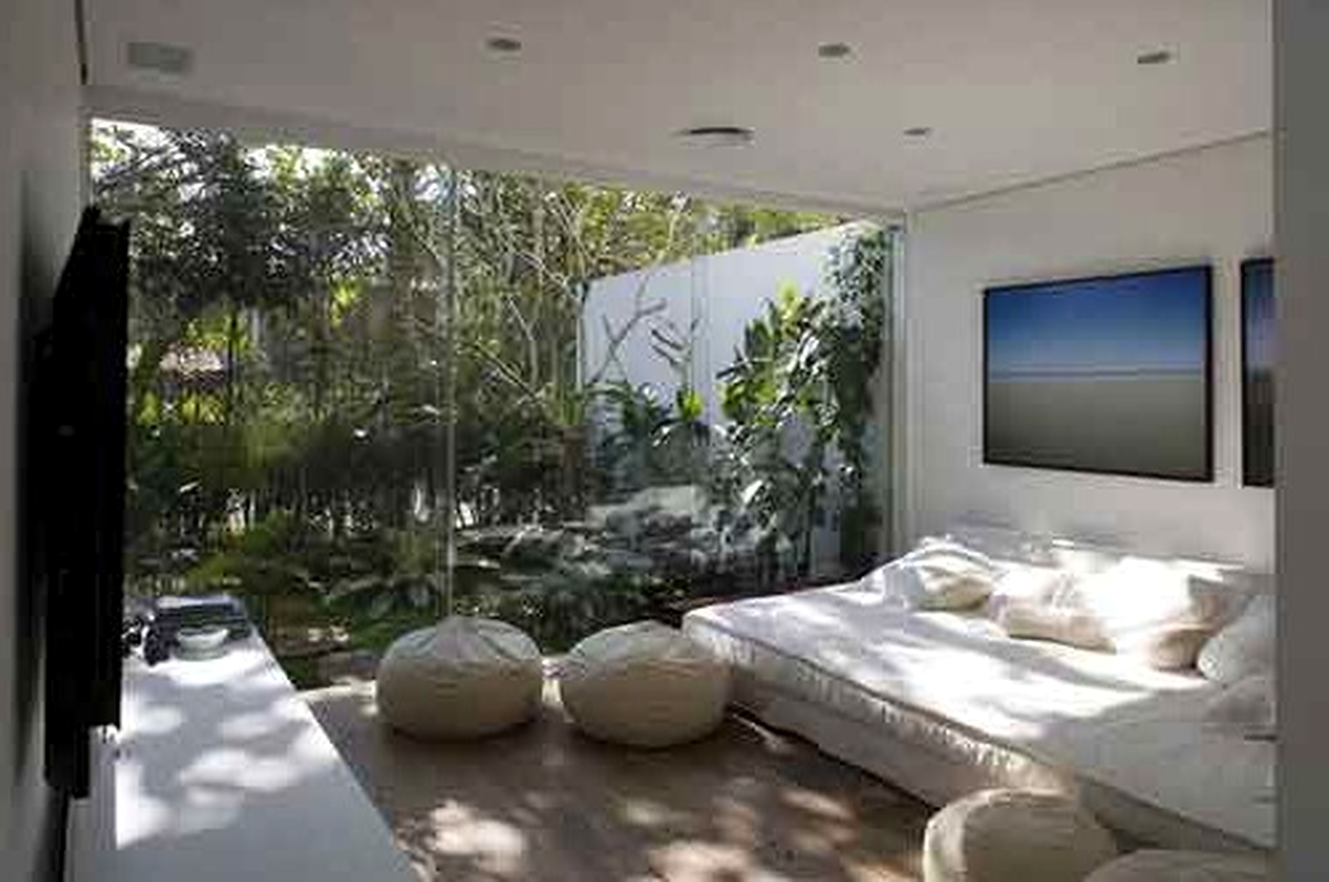 Natural bedroom with fresh and relaxing atmosphere: Natural Bedroom With Fresh And Relaxing Atmosphere 1