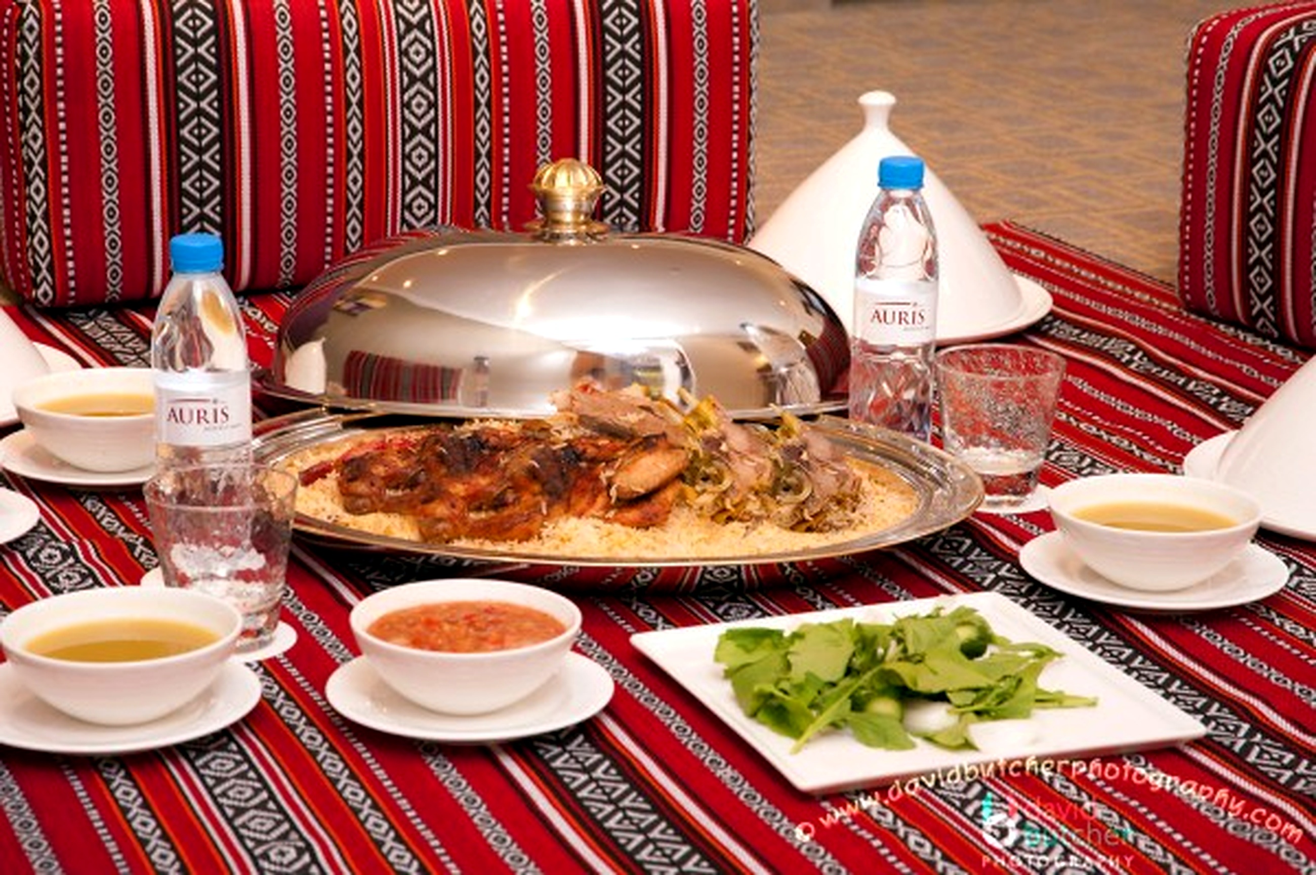 Stylish Auris Plaza Hotel with The Modern Interior Design Gallery: Unique Dining With Sitting On The Floor On A Dubai Mat In Auris Plaza Hotel