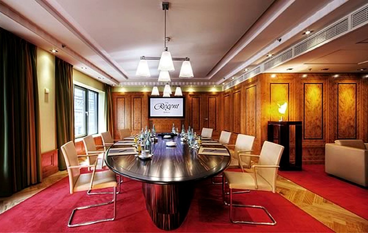 Amazing Conference Table For Modern Office Design Idea