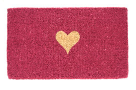 Article collections for pink bedroom decoration: Chic picture frame decoration for pink bedroom