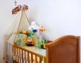 Beautiful baby girls bedroom design style ideas: interior design for baby rooms with wooden baby cribs with curtain and elepant baby bedding