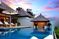 Beautiful Sunbathing Idea Decoration And Best Backyard Arrangement With A Swimming Pool 600x333 1 Scaled