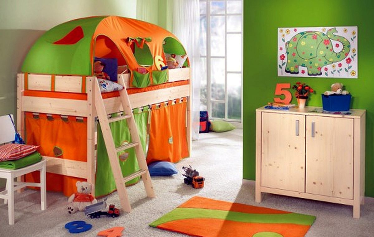 Green and orange camp concept for active children bedroom