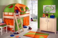 Green and orange camp concept for active children bedroom