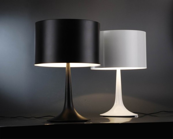Chummy living room to share in warm togetherness with family: : Summer Lighting 306T
