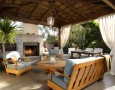 Contemporary and elegant outdoor living room design ideas: charming outdoor living room