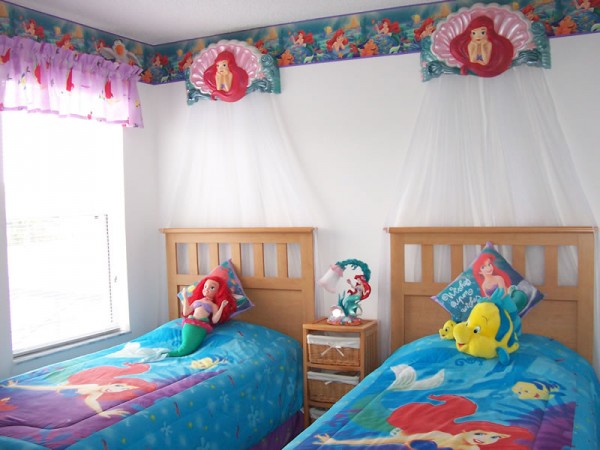 Cute Bedroom Design for Kid with Cartoon Characters Theme: twin bed with the little mermaid cartoon bed design idea 600×450 1