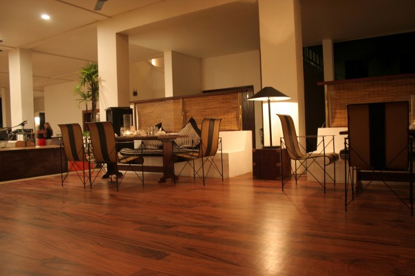 Designing A Restaurant with Best Interior Design Concept: designing a restaurant with black elegant dining table made of wood