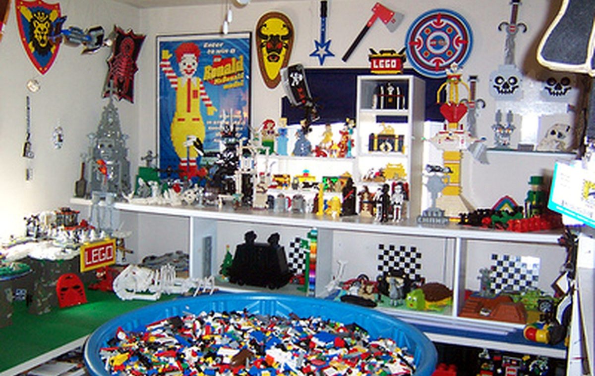 Sparkling and colorful lego room in educative playgroup room