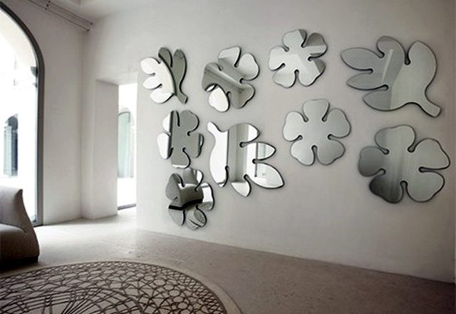 : Gleaming Modern Metal Wall Decoration