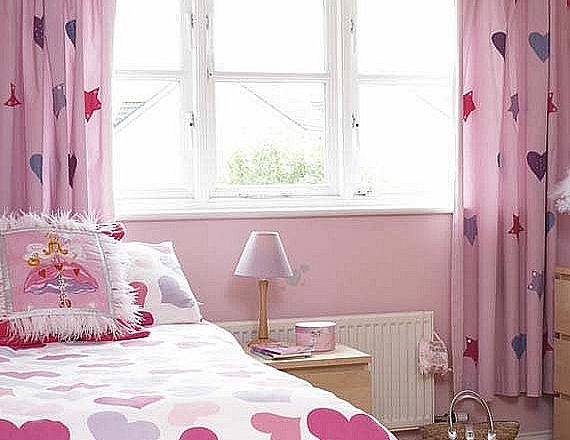Fully cherry red love teenager's bedroom idea