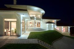 Green And White Dream Home With Timeless Design 600x408 1 Scaled