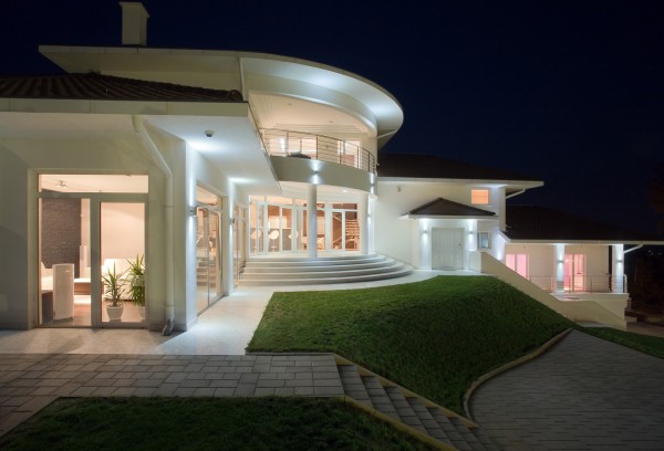 Good Plan for A Prosperity in A Peaceful Dream Home: Green and White Dream Home with Timeless design 600×408 1