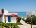 Good Plan for A Prosperity in A Peaceful Dream Home: Perfect-backyard-of-a-dream-home-at-the-seaside