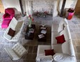 How to Set Up and Arrange A Living Room: How to Set Up and Arrange A Living Room: set up living room furniture with green modern couch and dining table idea
