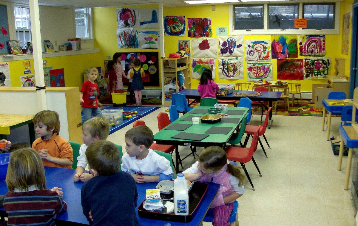 Artistic preschool wall designs to display the child work