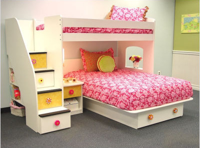 Female twin bedroom design inspiration Pink female twin bedroom design inspiration