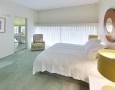 Luxury bedroom design with modern style: luxury bedroom design in white and brown
