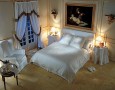 Luxury bedroom design with modern style: luxury bedroom design with artistic panting