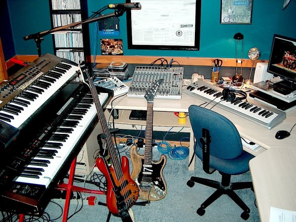 Musician bedroom to become an accomplished musician: cool and melodic musician bedroom design