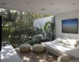 Natural bedroom with fresh and relaxing atmosphere: Natural bedroom with fresh true plant aquarium