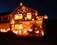 Sparkling Christmas home with the cheerful decoration tips: Cheerful christmas home design with beautiful lighting